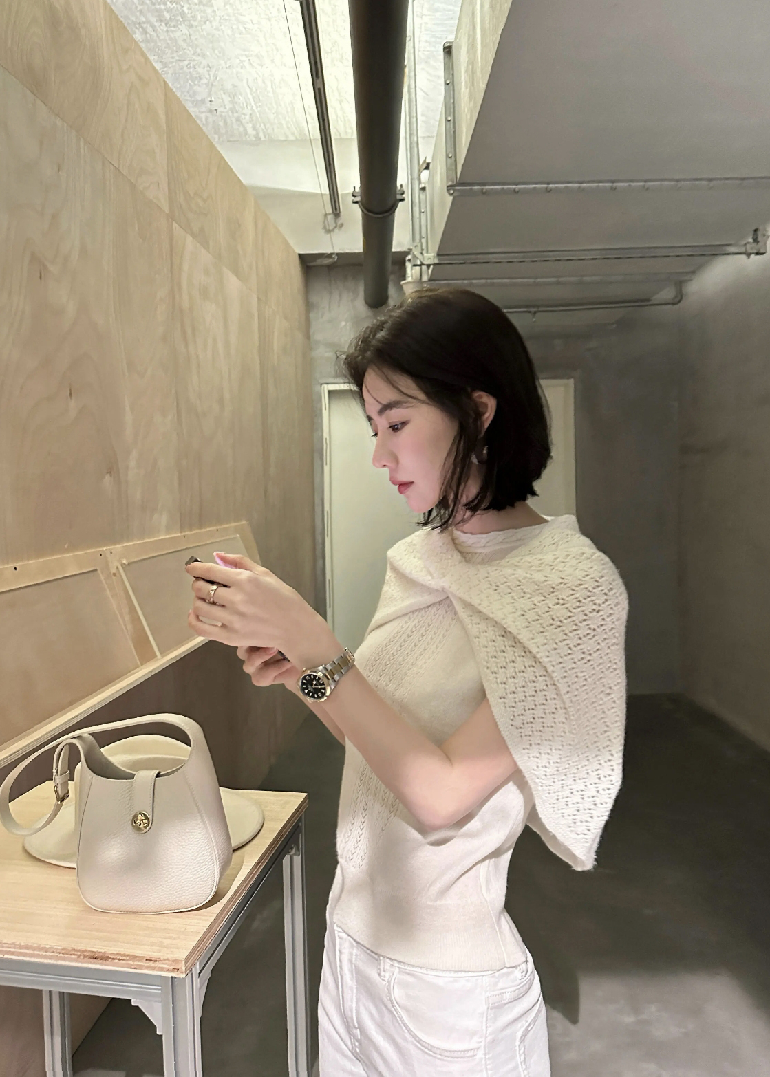 여름 새로운 여성 의류 외국 가스 세련된 품격 프랑스식 빛 요리 한 바람 맨위 착용 가져 가라. 숄