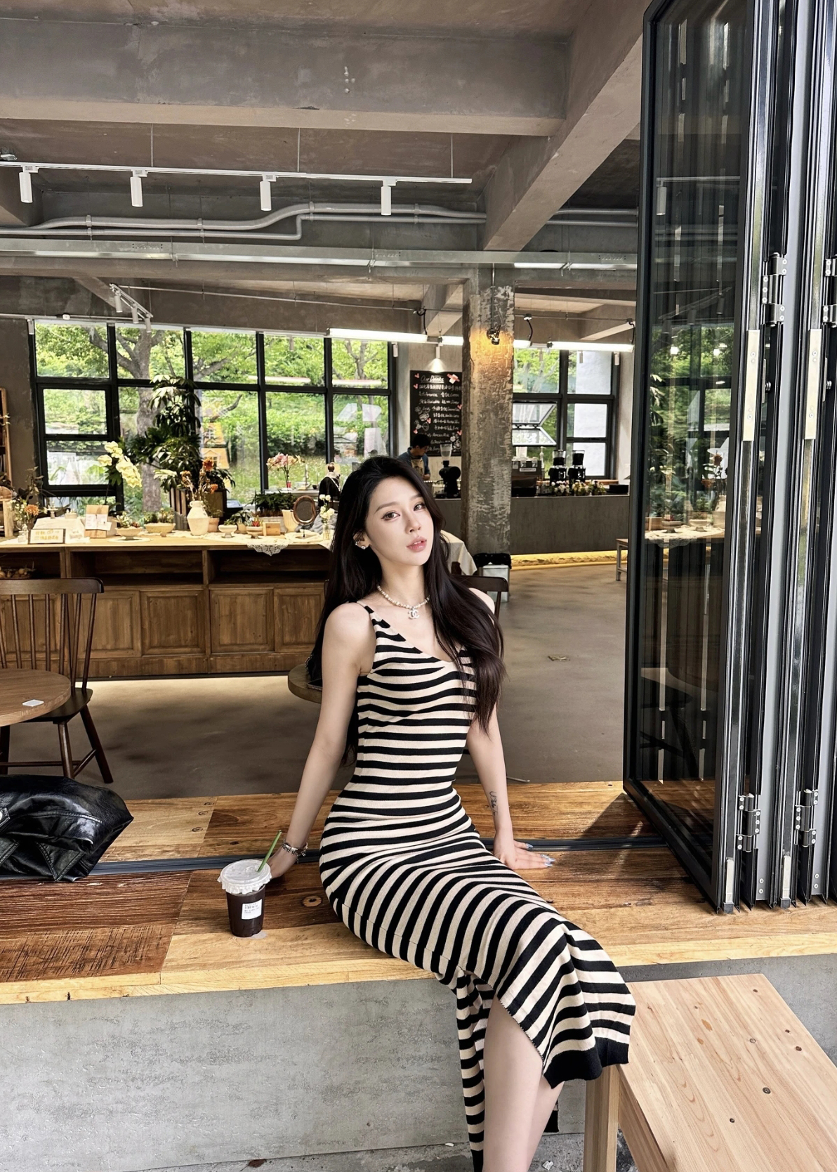 아름다운 핫걸 스트라이프 V넥 슬립 여성 드레스 여름 허리 수축 슬림해 보이는 레트로 섹시함 길다 치마