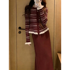 批发实拍新款韩系木耳边条纹长袖开衫外套圣诞氛围感半身裙时尚套装