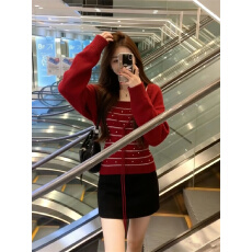 批发实拍墨绿<b class='q'>轻熟</b>圣诞罗曼史绿色毛衣套装女冬季珍珠条纹抹胸针织开衫