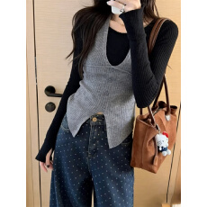 批发实拍假两件挂脖拼色长袖<b class='q'>针织衫</b>女秋季不规则开叉<b class='q'>打底衫</b>