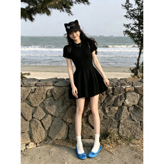 批发实拍黑色连衣裙女2026夏季新款法式修身精致<b class='q'>通勤</b>圆领短袖短裙