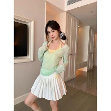 批发广州质量 <b class='q'>韩版</b>纯欲风V领薄款罩衫T恤女2026年小众纯色时尚上衣