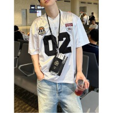 美式复古数字徽章V领运动风短袖球服男夏hiphop短宽街头慵懒风T恤