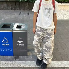 批发美式复古战术迷彩牛仔裤男女小众无性别嘻哈痞帅宽松阔腿<b class='q'>休闲</b><b class='q'>长裤</b>