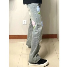 批发潮牌美式蓝色毛线花瓣刺绣磨白裤脚磨破牛仔裤男宽松百搭休闲长裤