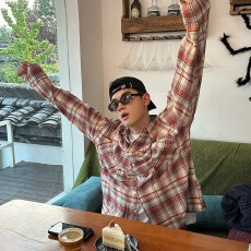 批发毛呢格子<b class='q'>衬衫</b><b class='q'>长袖</b>男秋冬英伦雅痞<b class='q'>男装</b>休闲<b class='q'>衬衣</b>设计感高级外套