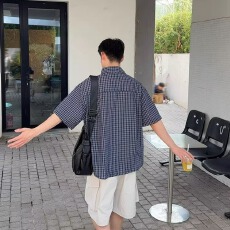 批发新款<b class='q'>日系</b><b class='q'>复古</b>oversize简约格子短袖衬衫男夏季松弛感慵懒潮流时尚