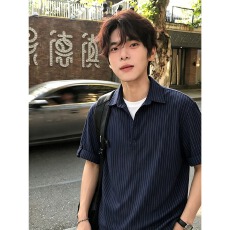 批发藏青色假两件短袖<b class='q'>衬衫</b>男生夏季穿搭冰丝条纹T恤<b class='q'>衬衫</b>翻领情侣半袖