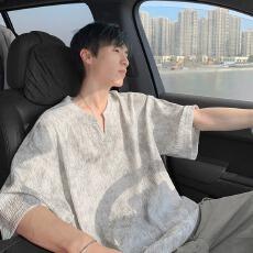 批发扎染肌理感冰丝短袖男夏季薄款设计感V领休闲<b class='q'>T</b><b class='q'>恤</b>美式速干运动半袖