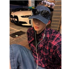 批发美式IN磨毛粉色格子<b class='q'>衬衫</b>松弛感宽松大版复古简约小刺绣长袖薄外套