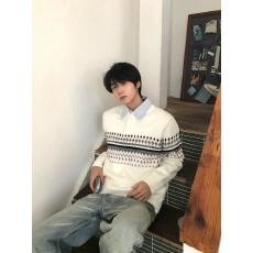 提花撞色百花绒洗水亨利领毛衣48%再生纤维50%聚酯纤维2%氨纶