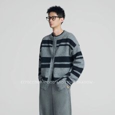 批发2026秋冬新款休闲宽松毛衫条纹开衫外套美式学院复古设计感毛衣