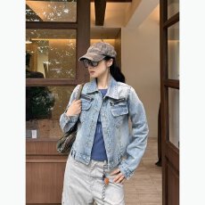 批发牛仔<b class='q'>衣外套</b>个性潮酷女款正肩破洞春季大码小个子修身美式复古夹克