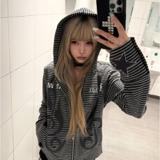 批发小众暗黑标语条纹拉链修身<b class='q'>短款</b>开衫连帽外套男女气质新款时尚潮流