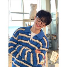 批发蓝白条纹翻领撞色毛衣外套男女美式慵懒风宽松开衫正肩软糯针织衫