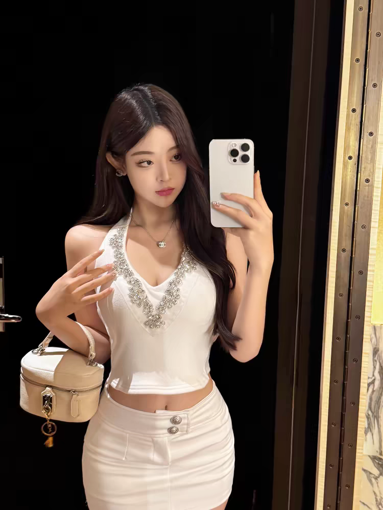 순수한 욕망 핫걸 V넥 다이아몬드 세팅 허리 수축 슬림해 보이는 민소매 조끼 봄 여름 새로운 섹시함 백리스 맨위 인사이드 가져 가라. 외출용