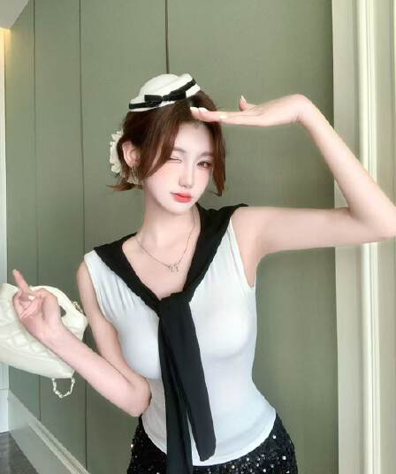 2026 새로운 봄 가슴 패드 배색 레이스업 V넥 민소매 조끼 여성 여름 인사이드 가져 가라. 외출용 허리 수축 슬림해 보이는 맨위