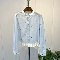 批发韩版减龄蓝色条纹<b class='q'>衬衫</b>女2026春季宽松圆领长袖百搭蝴蝶结刺绣上衣