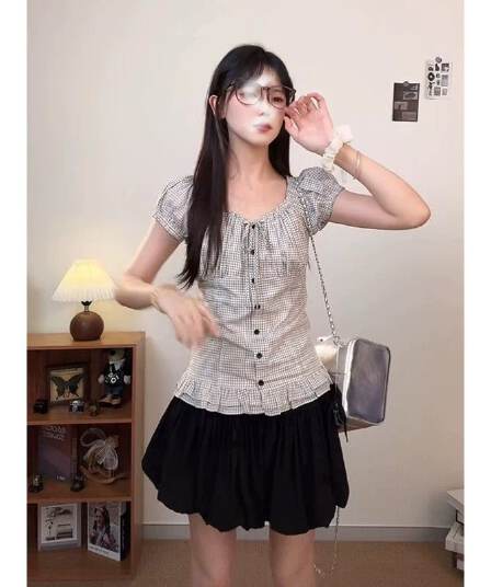 일본식 달콤함 체크무늬 광장 칼라 작은 셔츠 여성 여름 티셔츠 몸매 가꾸기 슬림해 보이는 작은 키 오프숄더 쇼트 스타일 순면 맨위