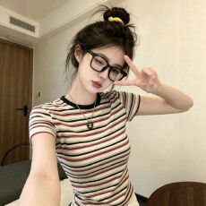 批发2026美式复古chic条纹T恤夏季撞色春<b class='q'>秋</b>内搭修身打底上衣正肩短袖