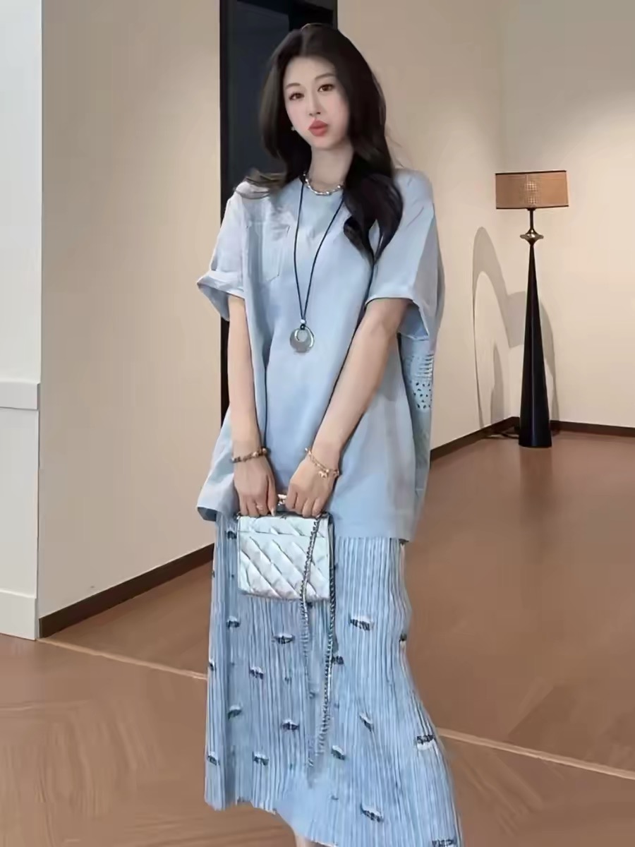 2026 슈퍼 화재 여름 드레스 전체 집합 느슨함 센스 캐주얼 느긋한 반팔 맨위 꽃무늬 반신 스커트 투피스 슈트 여성