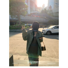 批发宽松翻领按扣工装<b class='q'>衬衫</b><b class='q'>外套</b>女春季宽松百搭长袖上衣搭配吊带裙套装