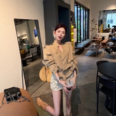 批发韩系复古短款夹克风衣外套女夏季新款高腰显瘦<b class='q'>蕾丝</b>半身裙两件套装