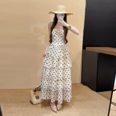 批发法式度假温柔风波点<b class='q'>吊带</b>连衣裙女2026新款收腰气质显瘦<b class='q'>长裙</b>蛋糕裙