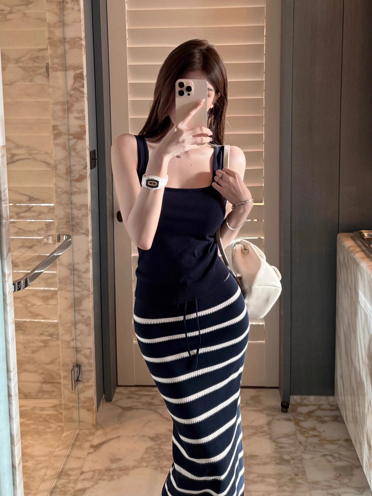 천 골드 착용 가져 가라. 세트 뜨거운 핫걸 섹시함 명문 여성 로얄 자매 블루 색상 민소매 조끼 스트라이프 타이트 스커트 여성 트렌디