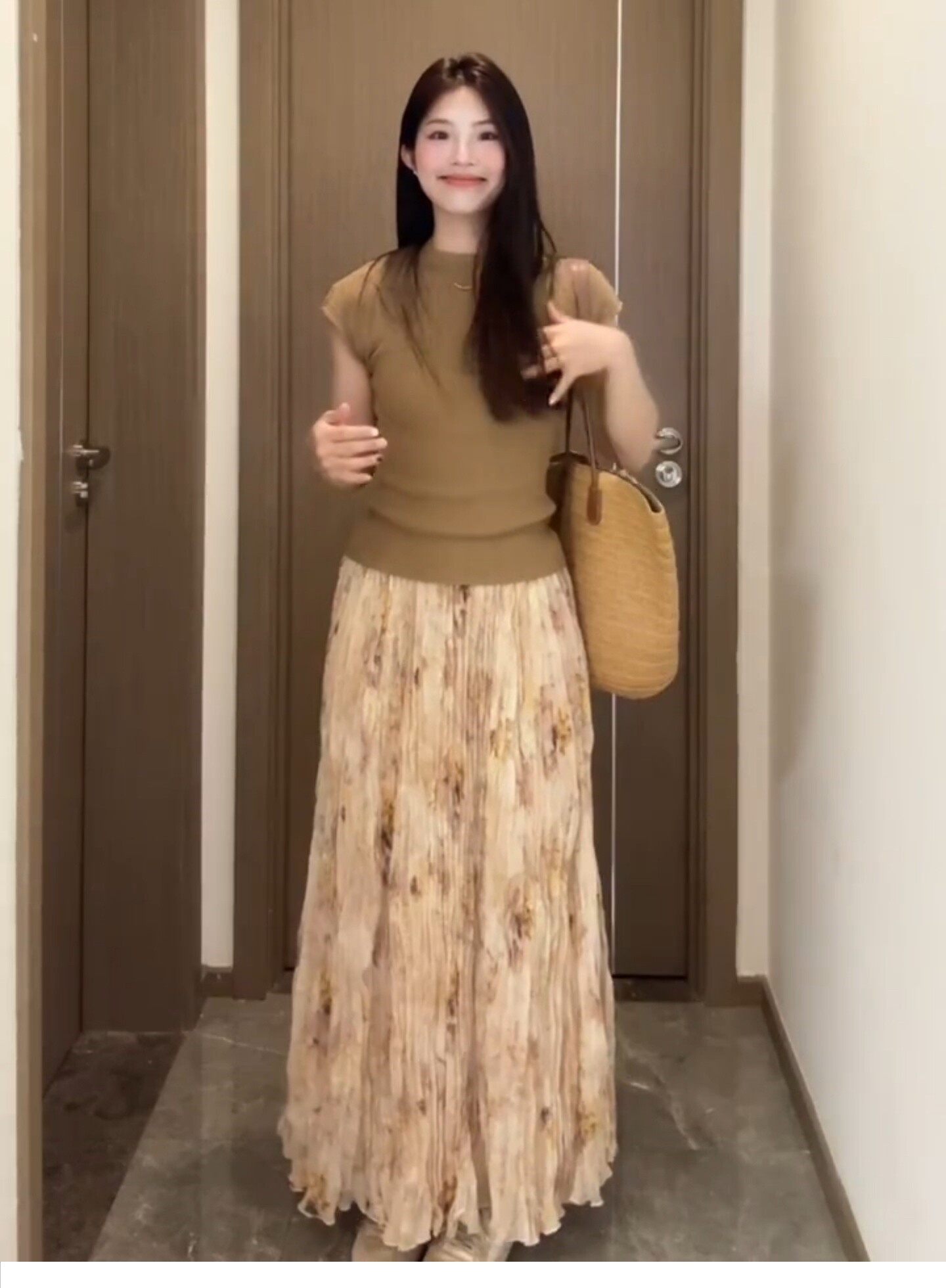 캐주얼 세트 여성 여름 작은 키 한 부서 반팔 맨위 꽃무늬 주름 하프 길이 치마 착용 가져 가라. 전체 집합