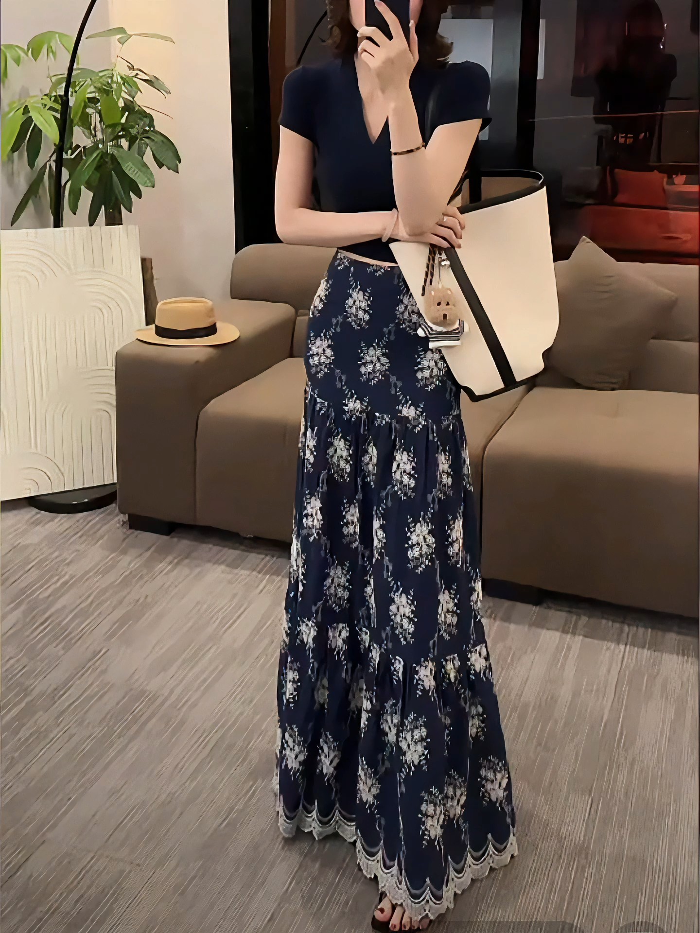 프랑스식 레트로 V넥 반팔 코디 파란색 꽃무늬 한 마디 반신 스커트 여성 하이웨이스트 슬림해 보이는 세트 여성 트렌디
