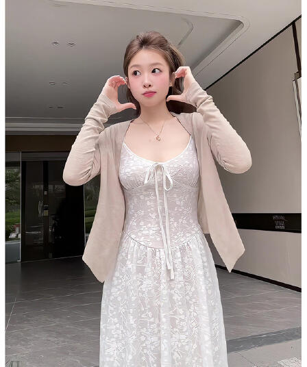 26 봄 여름 새로운 프랑스식 고급 센스 휴가 바람 꼬집기 허리 슬림해 보이는 슬립 드레스 긴팔 오픈 가디건 투피스 세트