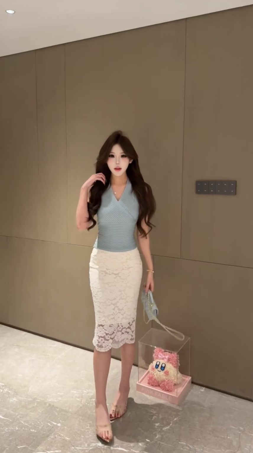여름 새로운 패션 곡물 깊은 V 넥 니트 스웨터 맨위 여성 민소매 조끼 레이스 타이트 스커트 반 스커트 투피스 세트