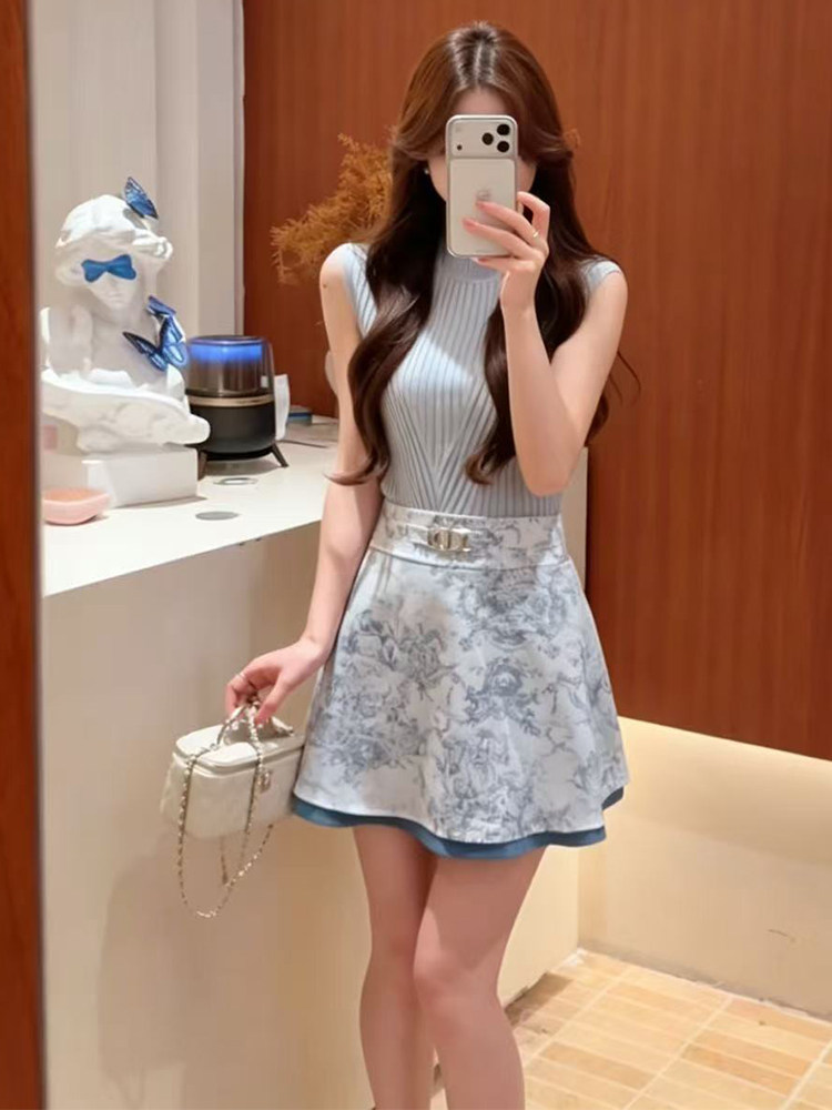 한 부서 작은 샤넬 스타일 세트 드레스 여성 2026 여름 품격 민소매 니트 조끼 수묵화 프린트 미니 스커트 투피스 세트