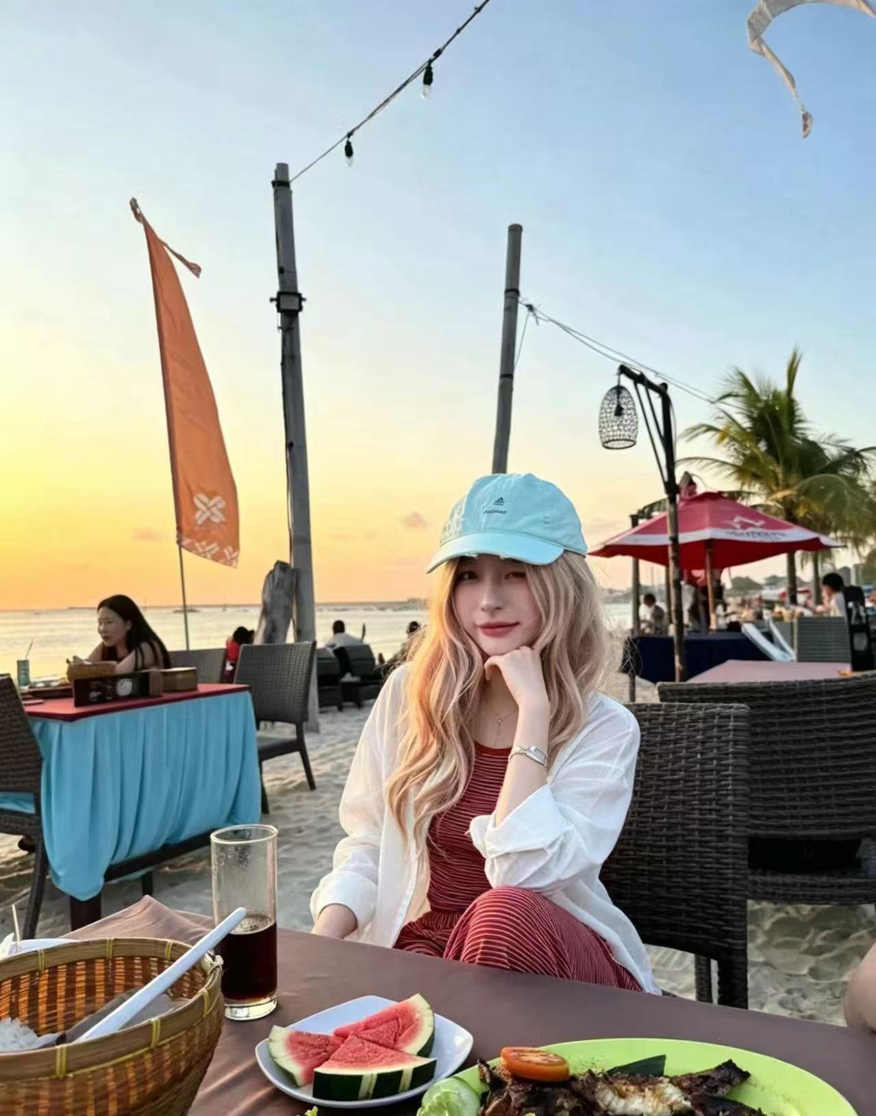 새로운 느긋한 바람 스트라이프 캐미솔 얇은 스타일 자외선 차단 의류 허리밴드 와이드 레그 팬츠 3종 세트
