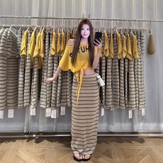 批发韩系字母印花露肩系带上衣条纹长裙两件套女<b class='q'>夏</b>季辣妹穿搭时尚套装
