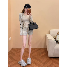 批发韩式辣妹风修身纯欲吊带内搭+长袖薄款开衫+高腰抽绳短裤三件套女