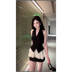 批发性感撞色拼接V领挂脖西装马甲短裙套装女夏季收腰显瘦时尚两件套