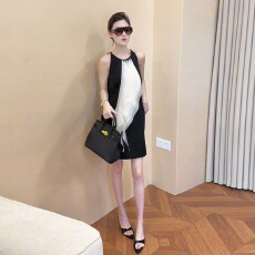 批发26夏季法式<b class='q'>轻熟</b>风宽松显瘦通勤无袖连衣裙女高级感黑色背心短裙