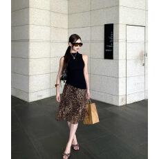 批发26夏季新款新款无袖黑色上衣+包臀中长<b class='q'>裙</b><b class='q'>炸</b>街独特漂亮豹纹<b class='q'>裙</b>子