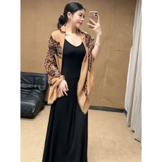 批发复古高级感金钱豹豹纹防晒披肩围巾早秋气质修身吊带<b class='q'>连衣裙</b>两件套