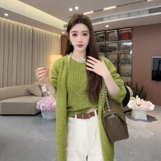 批发法式绝美气质软糯钉珠背心针织开衫2026<b class='q'>秋</b>冬新款小香风时尚毛衣女