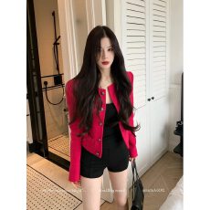 批发古早千金短款玫红色小香风外套女秋季精致休闲高级感气质名媛上衣