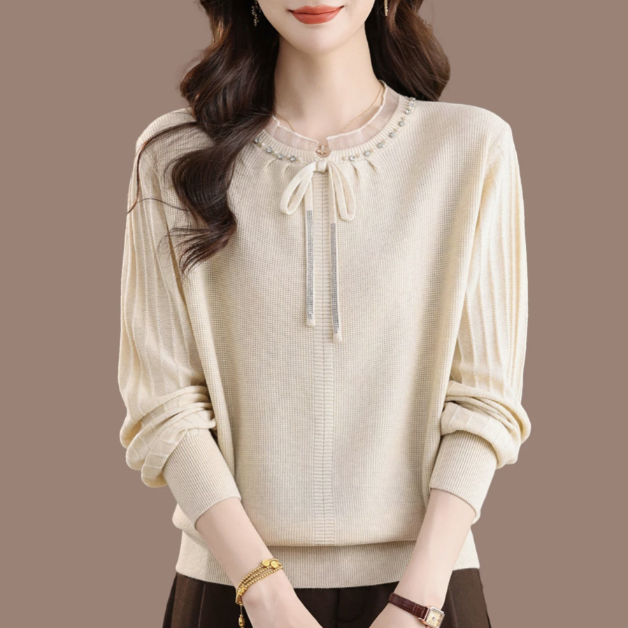 Plus-size wool sweater for women—autumn/winter new style, elegant mom-style knitted cashmere sweater with lace trim and ribbed knit base layer.