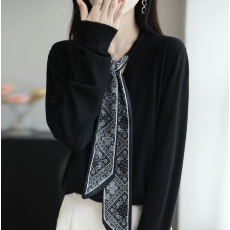 批发胖mm春秋大码女士<b class='q'>毛衣</b>遮肚子显瘦丝巾上衣秋冬内搭针织打底羊毛衫