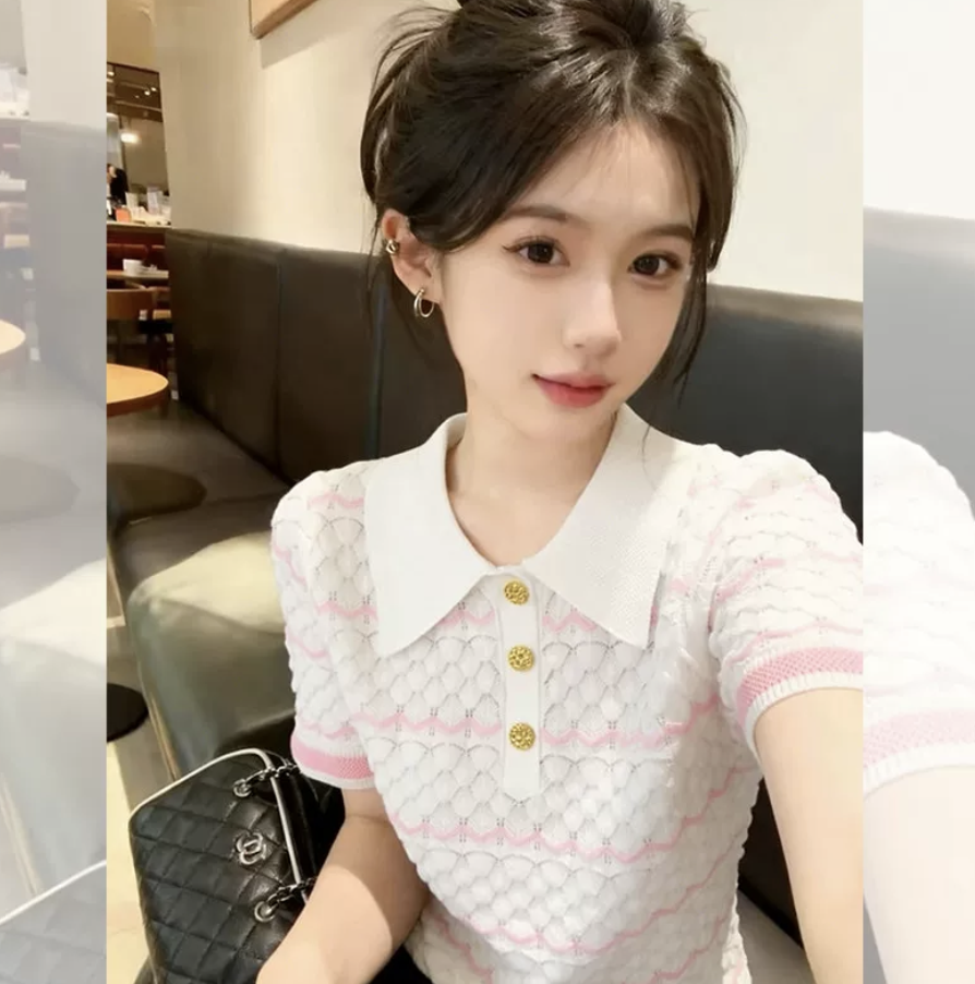 부드러운 바람 달콤함 POLO 칼라 화이트 반팔 티셔츠 여성 2026 여름 새로운 고유 한 아름다운 그레이트 봐. 의류