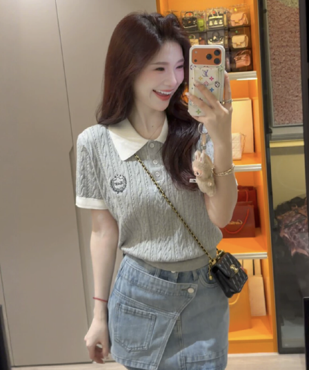 한 부서 배색 POLO 칼라 자수 꽈배기 반팔 니트 스웨터 여성 여름 새로운 고급 센스 연령 감소 아름다운 맨위