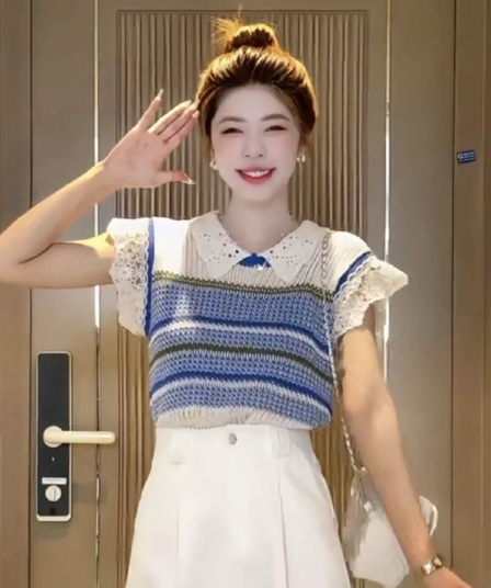 레트로 배색 스트라이프 폴로 칼라 니트 스웨터 여성 2026 여름 새로운 레이스 조각 작은 날다 소매 슬림해 보이는 짧은 맨위