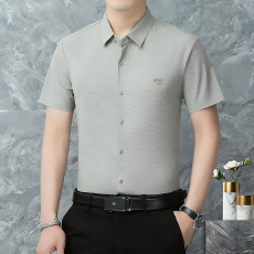 批发冰丝男士短袖衬<b class='q'>衫</b>男夏季新款薄款垂感高档衬<b class='q'>衣</b>中年爸爸装无痕<b class='q'>寸</b><b class='q'>衫</b>